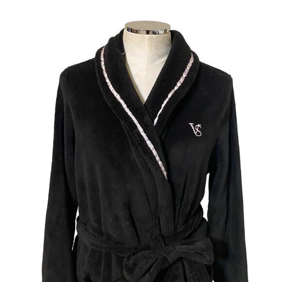Victoria's Secret Women's Black Plush Hooded with Belt & Embroidered VS Logo M/L - Picture 4 of 11